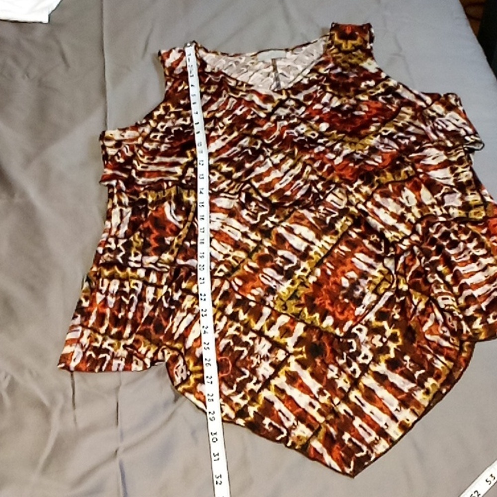 Elegant Multicolor Patterned Ruffled Front Tank Top Size 18/20 - Picture 10 of 12